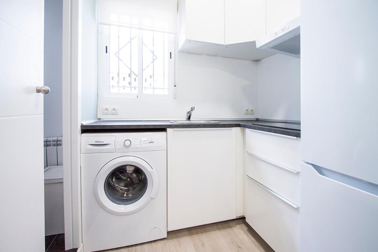 Apartamentos Tetuan Sandino Madrid Exterior photo