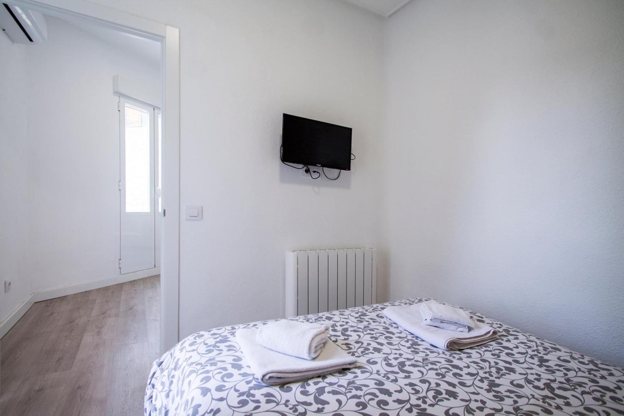 Apartamentos Tetuan Sandino Madrid Exterior photo